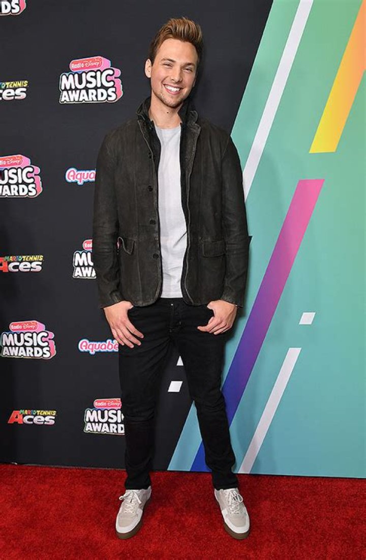 Noah Schnacky Shares ‘Comeback’ & ‘Where’d You Go’ Inspiration – Hollywood Life