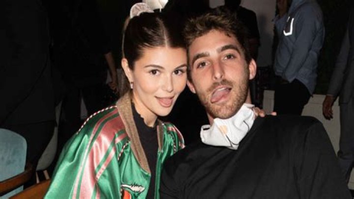 Olivia Jade Giannulli’s BF Jackson Guthy Arrested On DUI Suspicion – Hollywood Life
