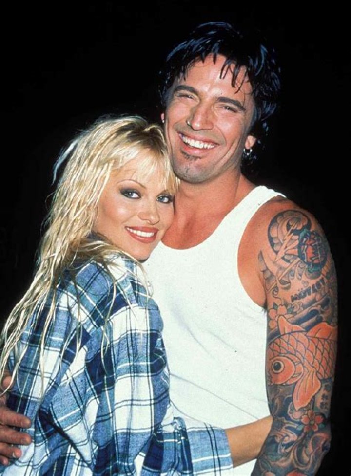 PAMELA ANDERSON AND TOMMY LEE PAMELA ANDERSON IN LONDON, BRITAIN - 1995