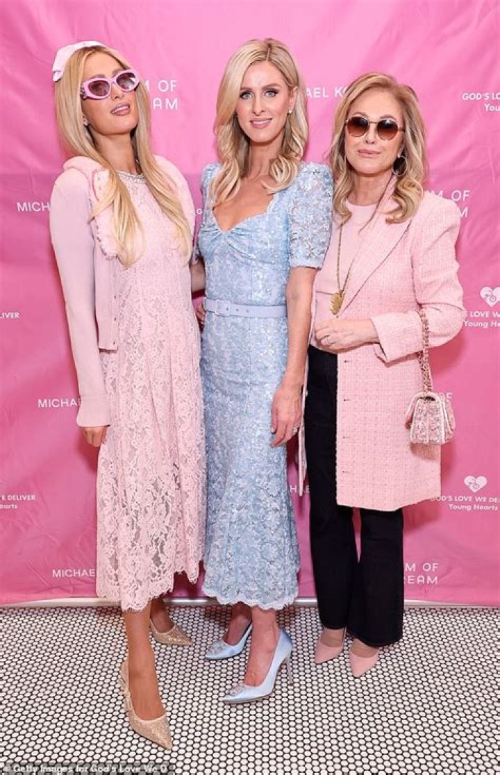 Paris Hilton attends the City of Hope Gala