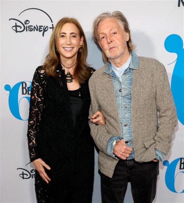 Paul McCartney & His Wife Go To The Super Bowl