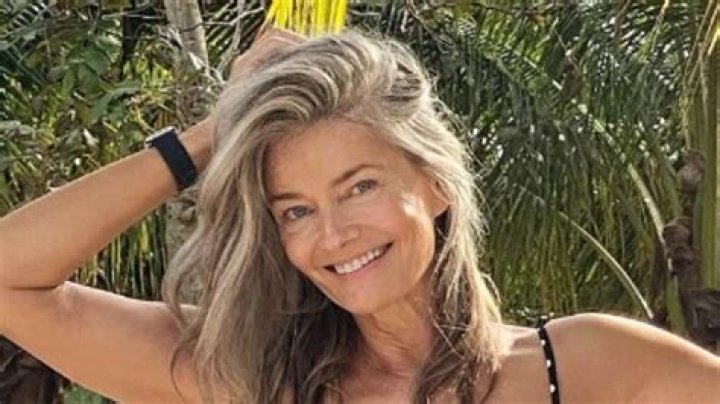 Paulina Porzikova beach