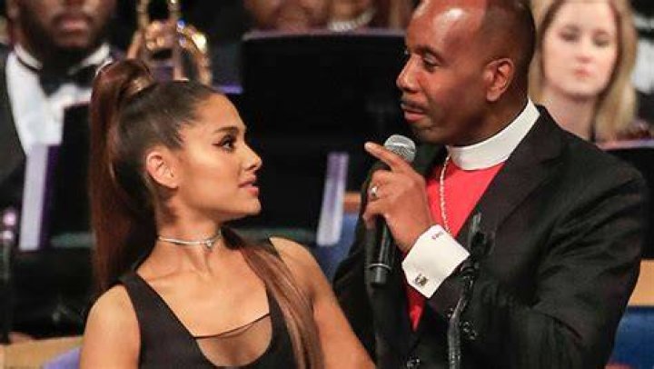 Pete Davidson Reacts To Ariana Grande Groped By Pastor At Aretha’s Funeral – Hollywood Life