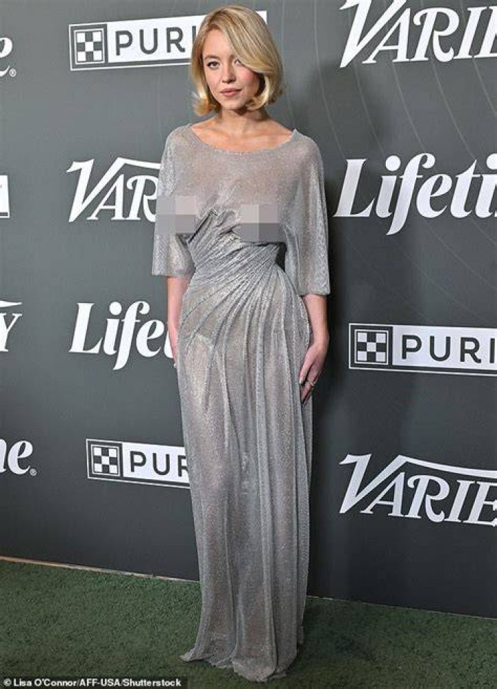 [PHOTO] Leann Rimes NIP SLIP — Braless Boob Bares Nipple To Photogs – Hollywood Life