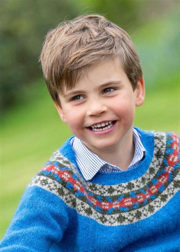 Photos Of Prince Louis, Princess Charlotte & More – Hollywood Life