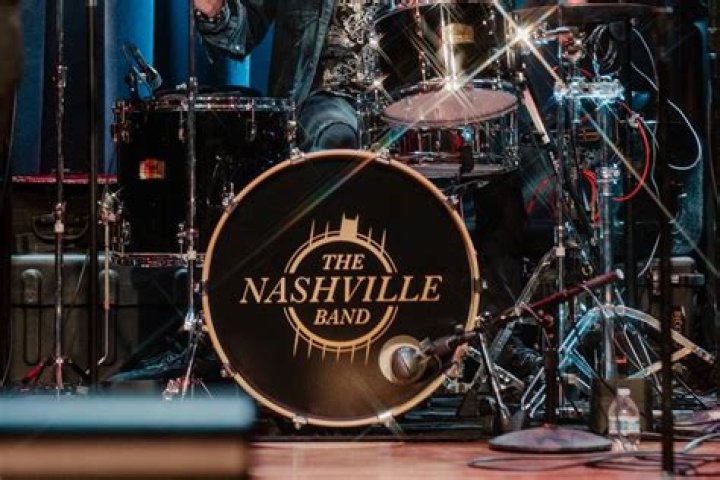 Photos Of The Nashville Band – Hollywood Life