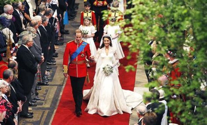 [PHOTOS] Prince William & Kate Middleton’s Wedding — Pics From The Royal Affair – Hollywood Life