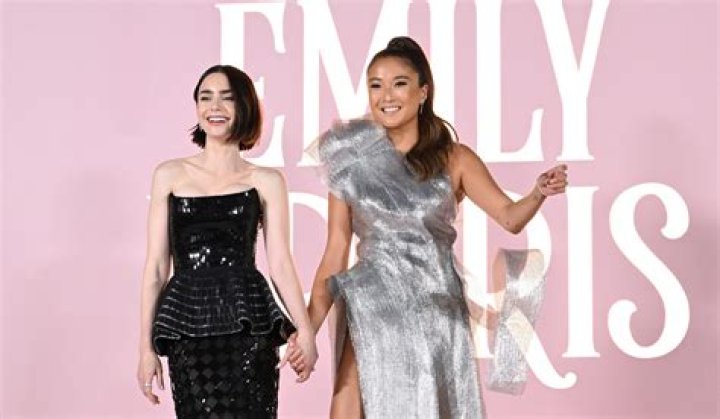 Pics Of The Show & Cast – Hollywood Life