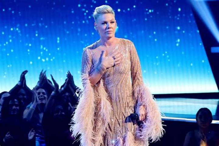 Pink at the 2022 AMAs