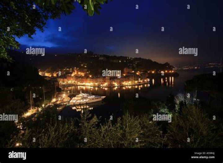 Portofino, ITALY - *EXCLUSIVE* - Bethenny Frankel and her daughter Bryn Hoppy on the rocks of Paraggi near Portofino while soaking up the Italian sun!Pictured: Bethenny Frankel, Bryn HoppyBACKGRID USA 18 JULY 2022 BYLINE MUST READ: Cobra Team / BACKGRIDUSA: +1 310 798 9111 / : +44 208 344 2007 / *UK Clients - Pictures Containing ChildrenPlease Pixelate Face Prior To Publication*