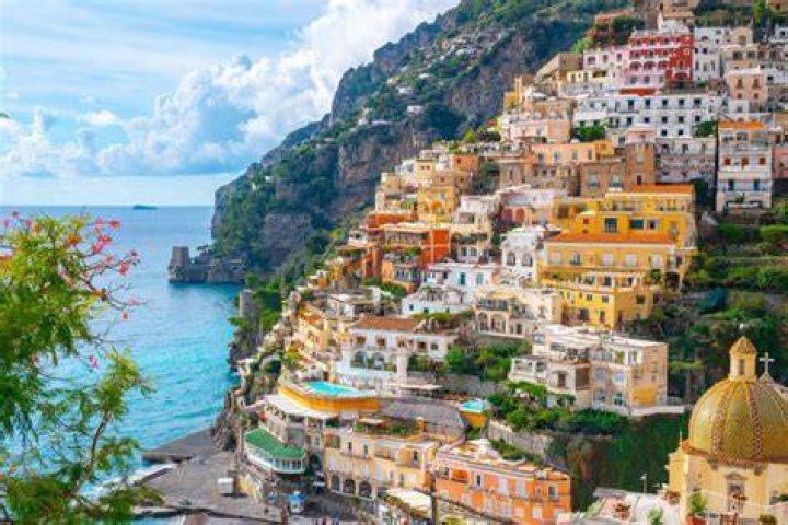 Positano, ITALY - *EXCLUSIVE* - It's fun in the sun for the singer-songwriter Charli XCX as she shows off her voluptuous figure wearing her skimpy little green bikini out in the Italian sunshine of Positano. After Charli revealed that she will collaborate with fellow singer Robyn, working on music together, Charli swapped the music studios for the heat of southern Italy's Amalfi Coast as the star along with a group of friends had fun on their boat. After taking in the rays on the beach, Charli cooled off from the heat and was seen jumping into the sea and going for a swim in the warm sea during her Italian getaway. Pictured: Charli XCX BACKGRID USA 29 JUNE 2023 BYLINE MUST READ: Cobra Team / BACKGRID USA: +1 310 798 9111 / UK: +44 208 344 2007 / *UK Clients - Pictures Containing Children Please Pixelate Face Prior To Publication*