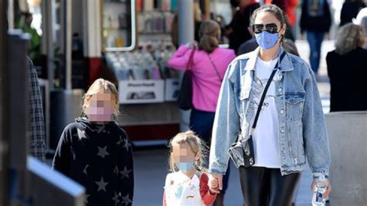 Pregnant Gal Gadot Spotted Shopping In Rare Pics With Adorable Daughters Maya, 4, & Alma, 9