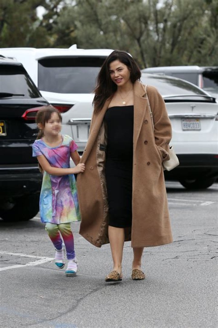Pregnant Jenna Dewan Goes On Outing With Daughter Everly In L.A. – Hollywood Life