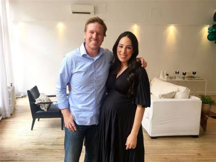 Pregnant Joanna Gaines with husband Chip