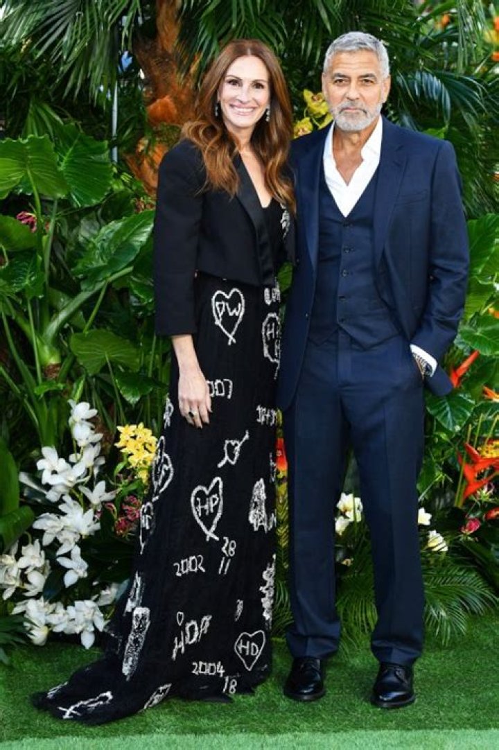 Premiere Pics Of Julia Roberts & George Clooney – Hollywood Life