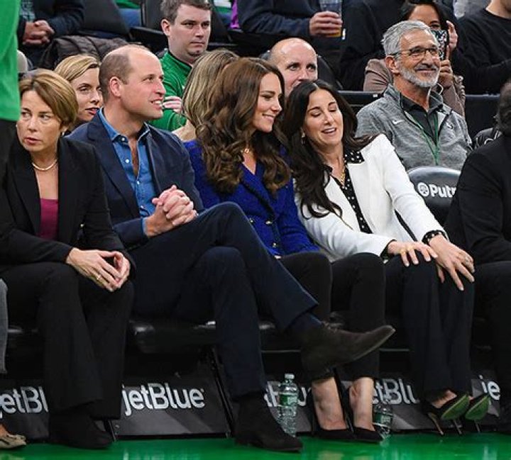 Prince William & Kate Middleton Cheer On Boston Celtics During Trip – Hollywood Life