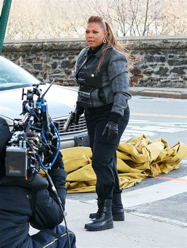 Queen Latifah Films ‘The Equalizer’ After Chris Noth’s Firing – Hollywood Life