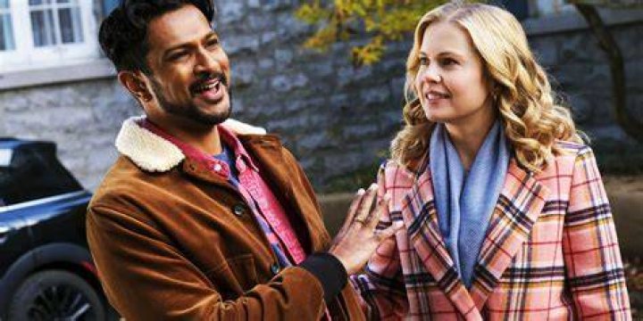 "Pilot"/"Hello!" - Samantha and Jay throw both caution and money to the wind when they decide to convert a rundown country estate they inherited into a bed & breakfast - only to find it's inhabited by the many opinionated spirits of deceased residents who now call it home. Also, when Sam thinks she's crazy because she continues to see the ghosts of Woodstone Manor, she tries to ignore them, making them even more determined to get her to acknowledge they're real, on the special one-hour series premiere of the new CBS Original comedy GHOSTS, Thursday, Oct. 7 (9:01-10:00 PM, ET/PT) on the CBS Television Network, and available to stream live and on demand on Paramount+. The one-hour premiere will be seamless with back-to-back episodes. Pictured Rom&aacute;n Zaragoza as Sasappis Photo: Bertrand Calmeau/CBS &copy;2021 CBS Broadcasting, Inc. All Rights Reserved.