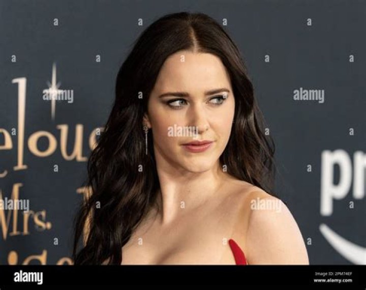 Rachel Brosnahan Joins Amazon in Delivering Smiles This Holiday Season at Covenant House New York