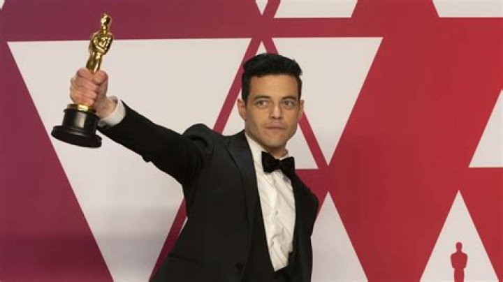 Rami Malek Kisses His Oscar