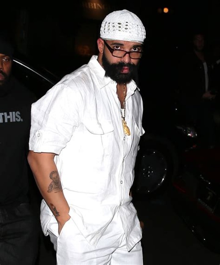 Rapper Dresses As His Dad – Hollywood Life