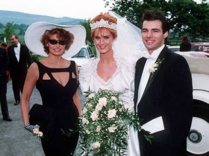 Raquel Welch with Rebecca Trueman and Damon Welch MARRIAGE OF DAMON WELCH AND REBECCA TRUEMAN, YORKSHIRE, BRITAIN - JUN 1991