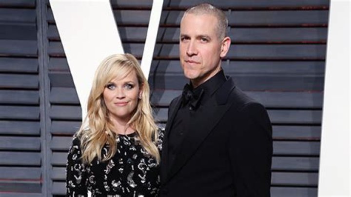 Reese Witherspoon & Jim Toth Finalize Divorce & Declared Single – Hollywood Life