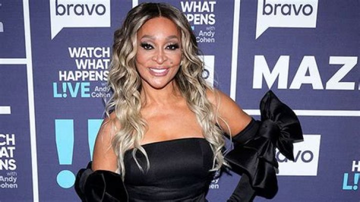 ‘RHOP’s Karen Huger Rocks White Bikini During Vacation In Belize – Hollywood Life