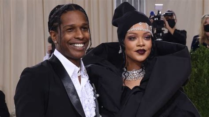 Rihanna & A$AP Rocky’s Relationship Is ‘Sincere’ & ‘Real’: ‘They Have Natural Chemistry’