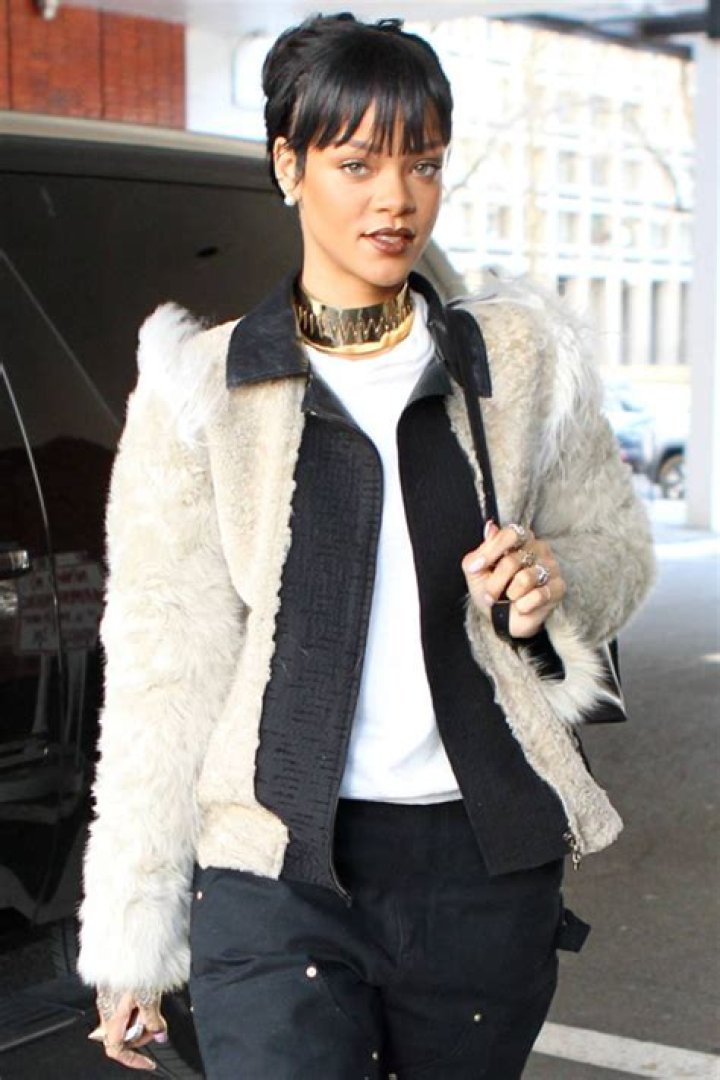 Rihanna Goes To The Dentist