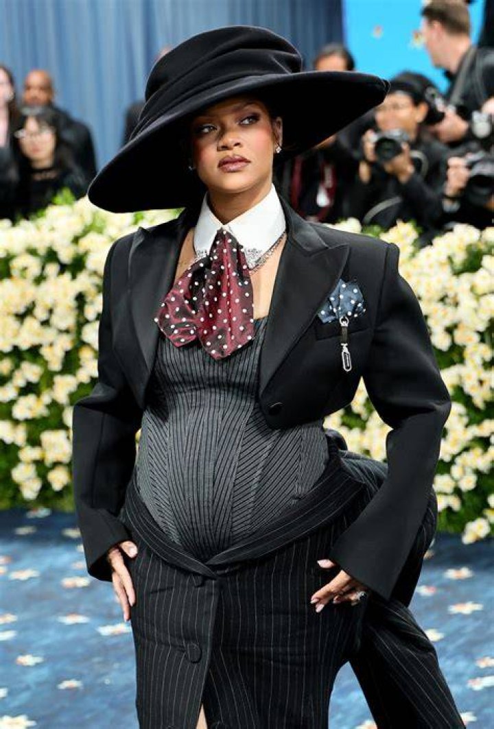 Rihanna In A Black Trench