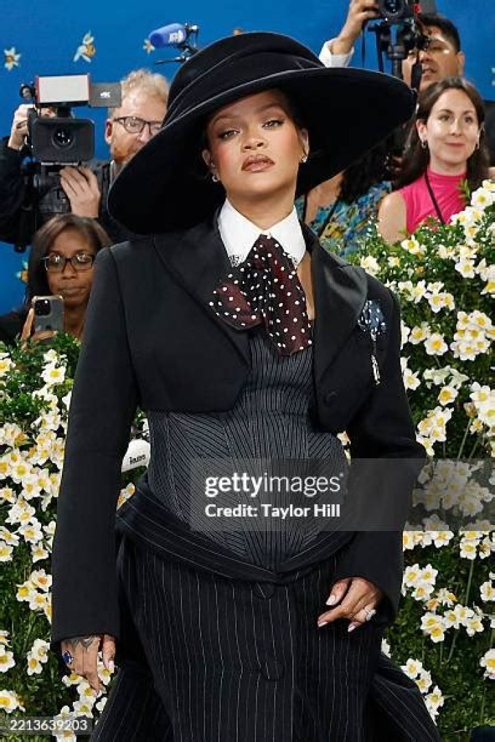 Rihanna The Costume Institute Benefit celebrating the opening of Rei Kawakubo/Comme des Garcons: Art of the In-Between, Arrivals, The Metropolitan Museum of Art, New York, USA - 01 May 2017 WEARING COMMES DES GARCONS SAME OUTFIT AS CATWALK MODEL *5610043q
