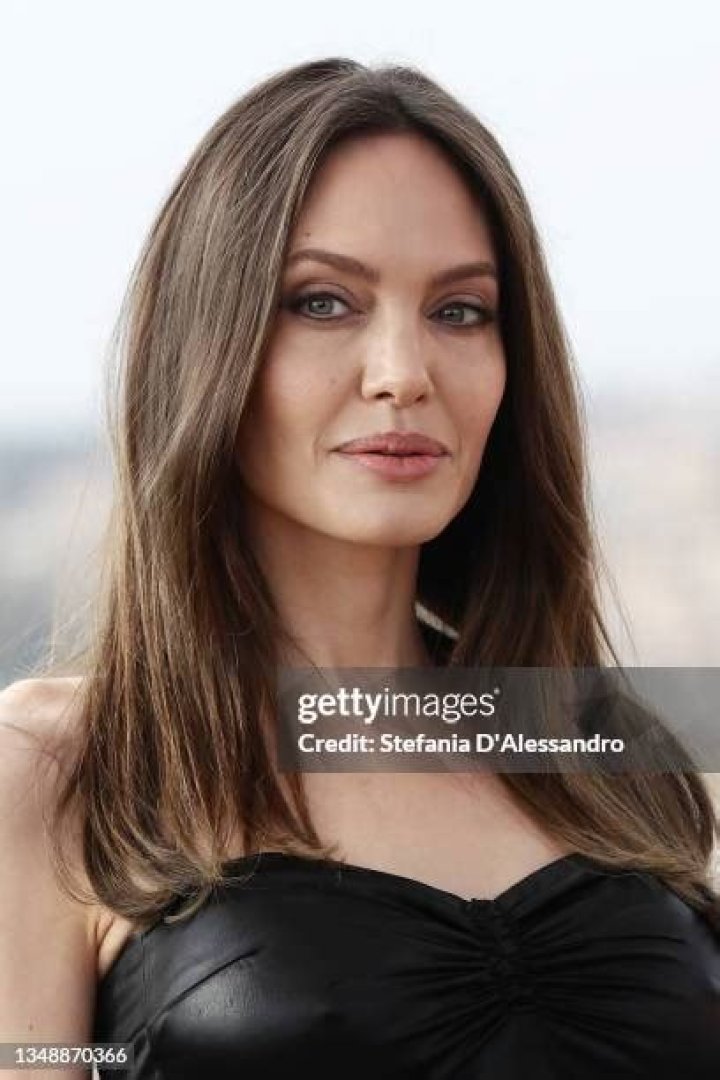Rome, ITALY - Angelina Jolie and her daughter Shiloh Jolie-Pitt attend the Maneskin's concert for the world premiere of the "Loud Kids Tour" at the "Circo Massimo" in Rome, Italy. Pictured: Angelina Jolie, Shiloh Jolie-Pitt BACKGRID USA 10 JULY 2022 BYLINE MUST READ: Cobra Team / BACKGRID USA: +1 310 798 9111 / UK: +44 208 344 2007 / *UK Clients - Pictures Containing Children Please Pixelate Face Prior To Publication*