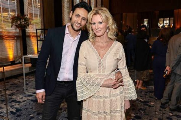 Sandra Lee & Ben Youcef Cozy Up in Central Park