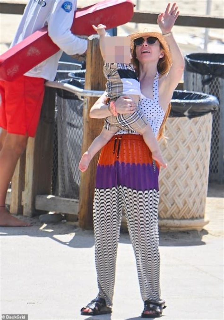 sara billy lindsay lohans beach club