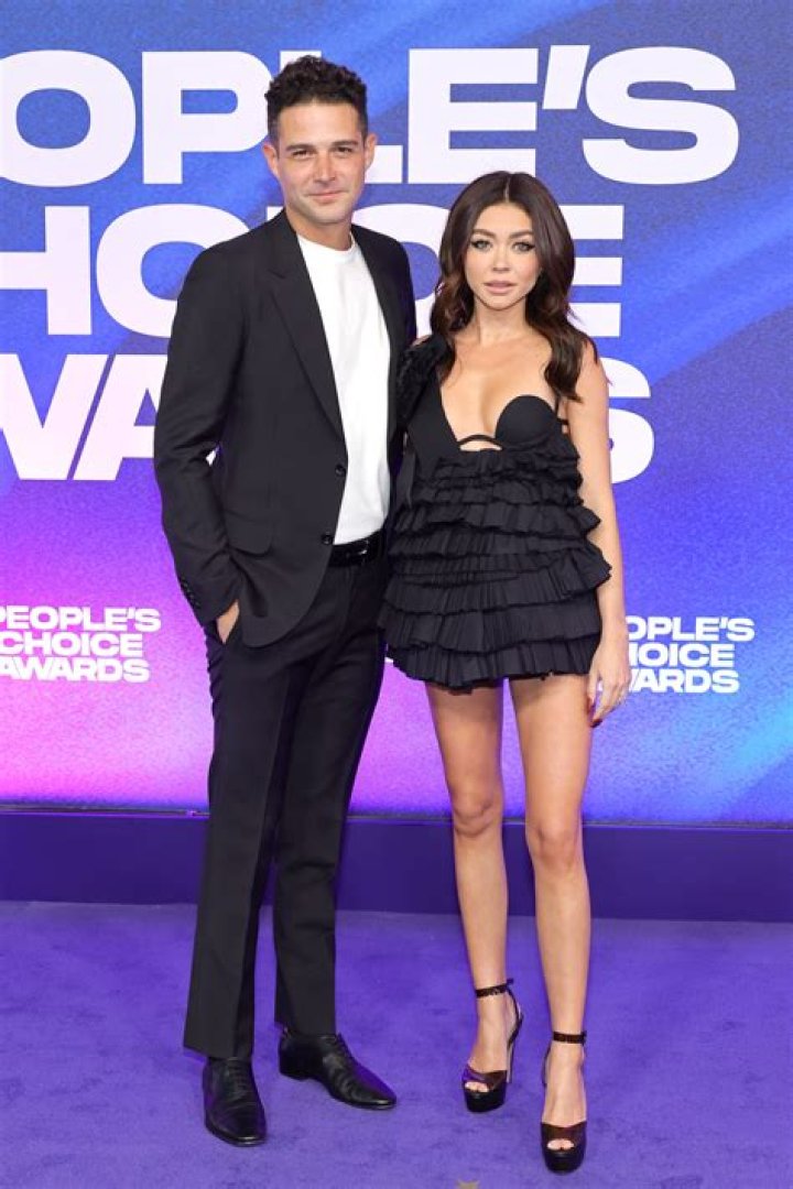 Sarah Hyland & Wells Adams Cheer On The Lakers