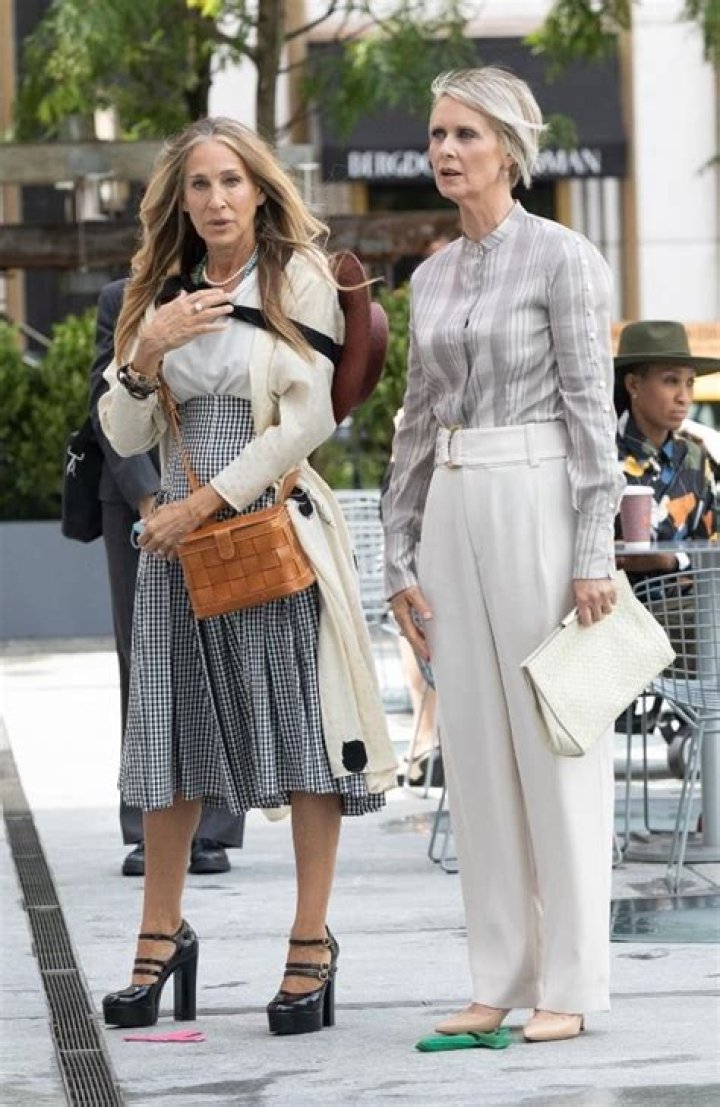 Sarah Jessica Parker, Cynthia Nixon, Kristin Davis, David Eigenberg, Mario Cantone, Willie Garson, Evan Handler, Alexa Swinton, Cathy Ang and Niall Cunningham are seen filming "And Just Like That" set outside the Lyceum Theater in Midtown, Manhattan in New York City. 24 Jul 2021 Pictured: Sarah Jessica Parker,Cynthia Nixon,Kristin Davis,David Eigenberg,Mario Cantone,Willie Garson,Evan Handler,Alexa Swinton,Cathy Ang,Niall Cunningham. Photo credit: Jose Perez/Bauergriffin.com / MEGA TheMegaAgency.com +1 888 505 6342 (Mega Agency TagID: MEGA773875_046.jpg) [Photo via Mega Agency]