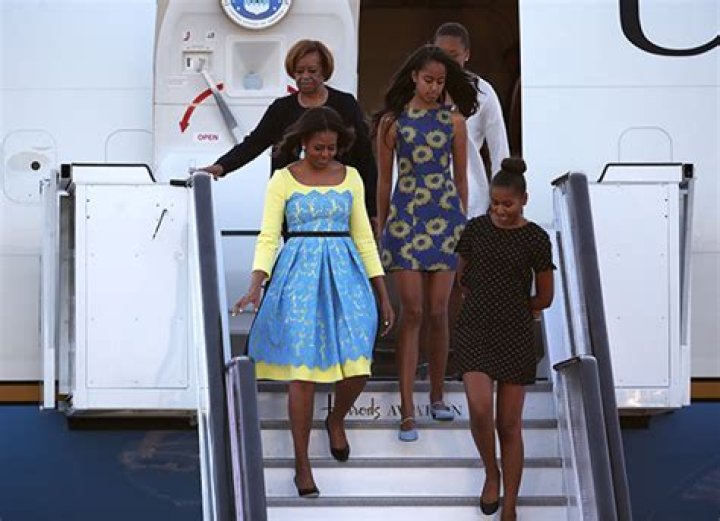 Sasha & Malia Obama Oversees Looks 2015 — SEE PICS