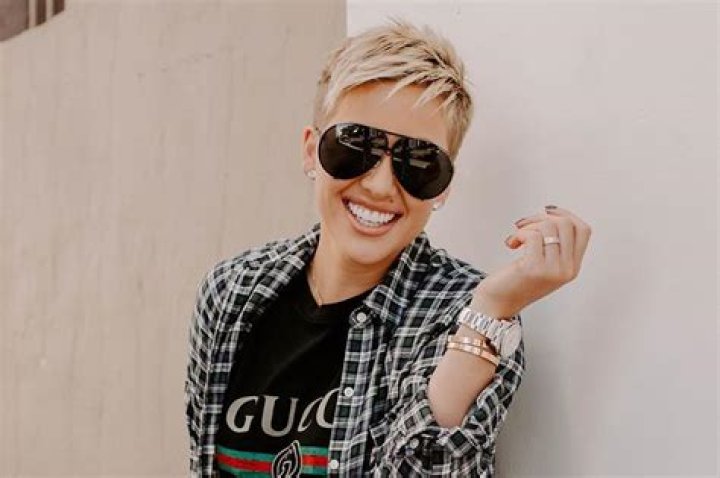 savannah chrisley pixie cut