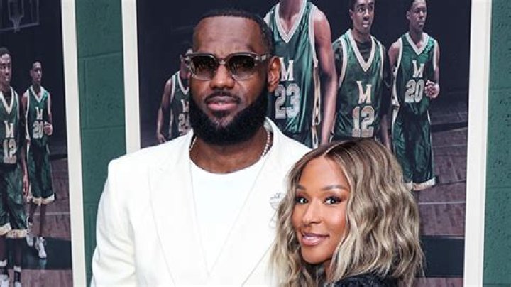 Savannah James’ ESPYs Dress As LeBron Announces He’s Not Retiring – Hollywood Life
