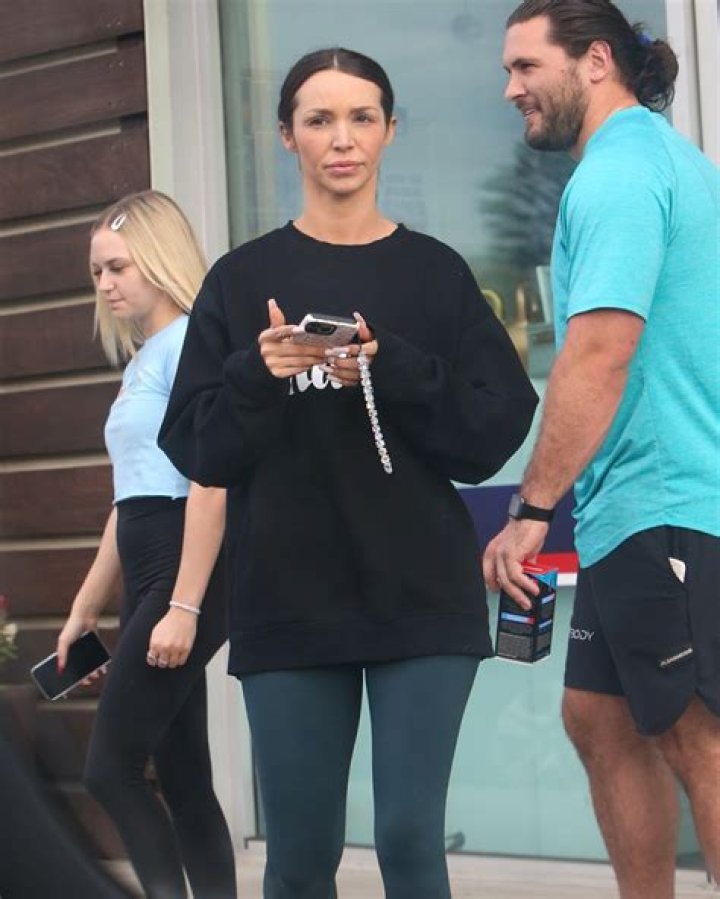Scheana Shay Switched Raquel Leviss’ Face For Lala’s In Wedding Pics – Hollywood Life