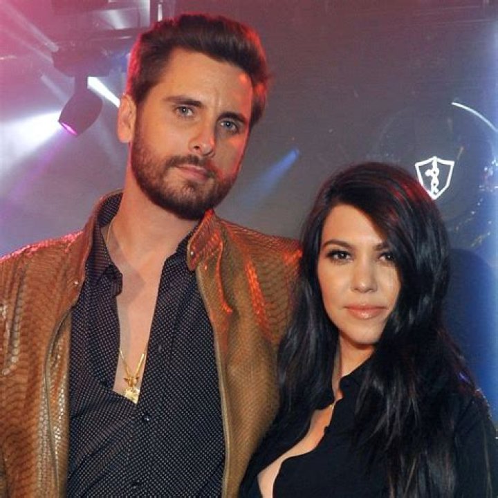 Scott Disick Flirts With Blonde & Leaves Club With ‘Several Girls’ — Over Kourtney?