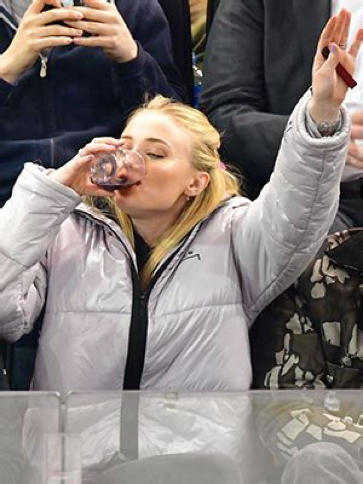 See Celebrities Sipping Vino – Hollywood Life