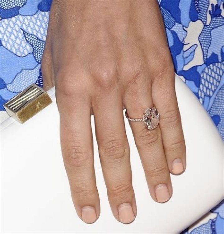 See Her Gorgeous New Ring From Brooks Laich – Hollywood Life