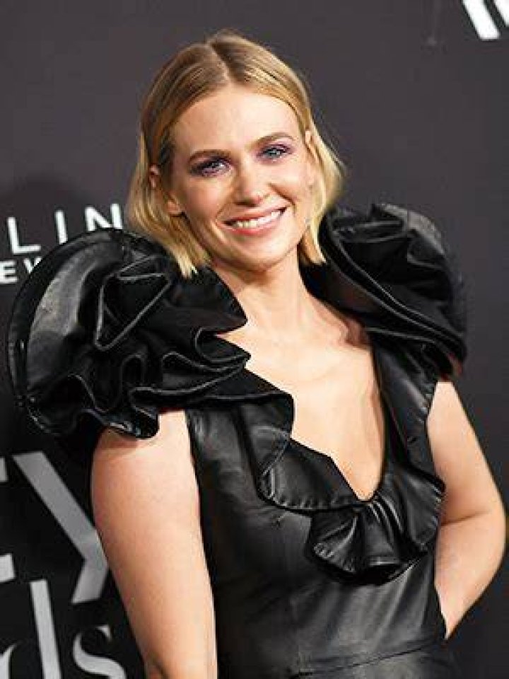 See Her Hottest Outfits – Hollywood Life