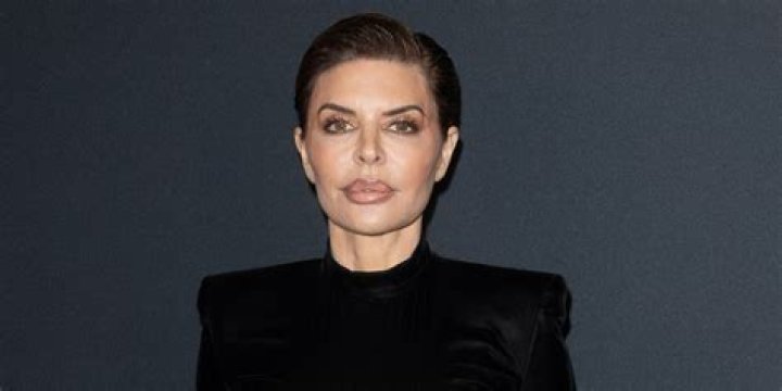 See Her Subtle Shade – Hollywood Life