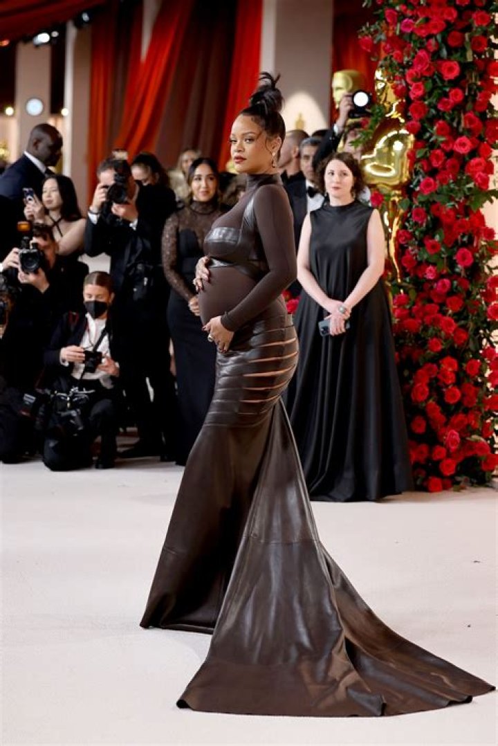 See Pics Of Her Showing Off Baby Bump – Hollywood Life