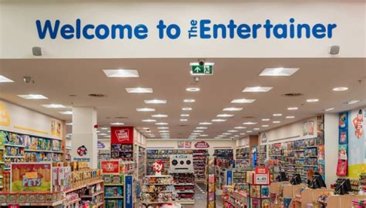 See Pics Of The Entertainer – Hollywood Life