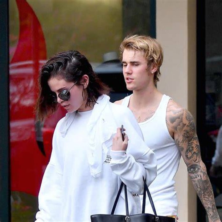 Selena Gomez Dissing Justin Bieber