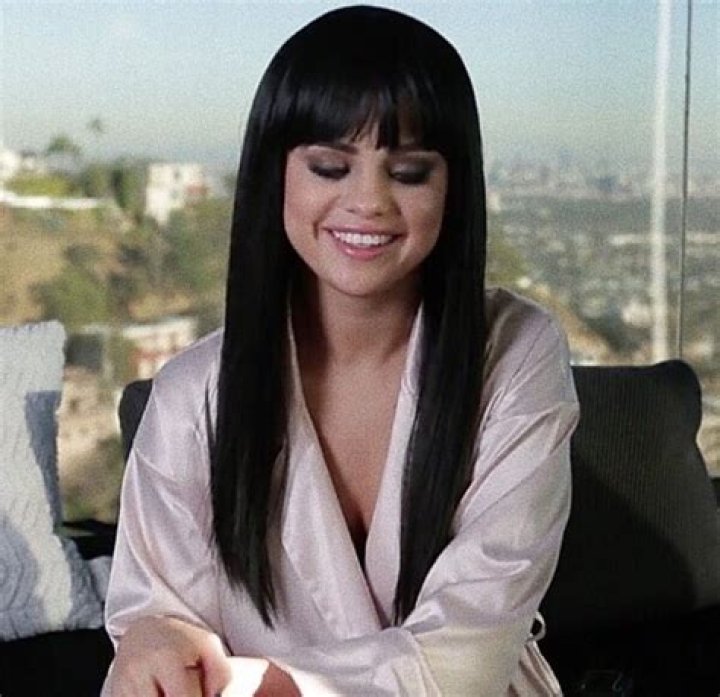 Selena Gomez’s Sexiest Music Video Looks Of All-Time — SEE PICS